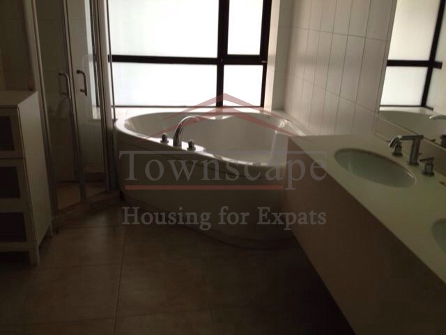 renting villa in shanghai Big 4BR 2 Level duplex Diamond Apartment for rent