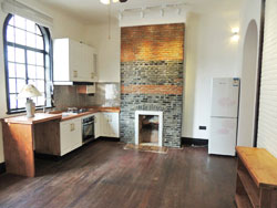 Renovated old apartment for rent with fierplace and wall heat