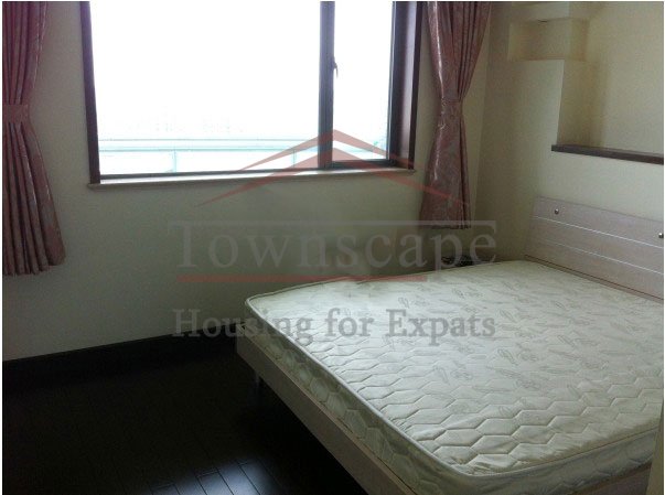 green view, apartment shanghai Cozy high floor apartment near Century Garden for rent.