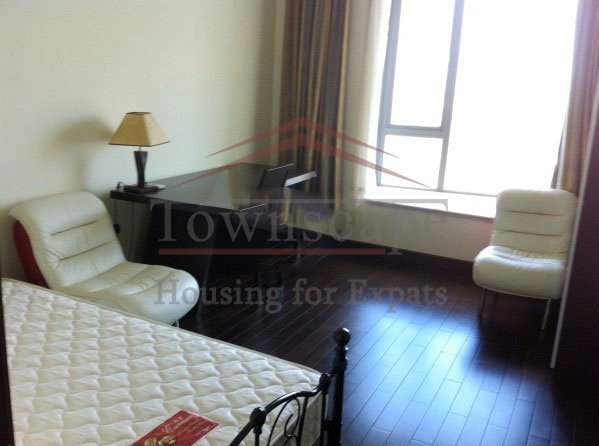 Pudong, Shanghai, expats rental Cozy high floor apartment near Century Garden for rent.