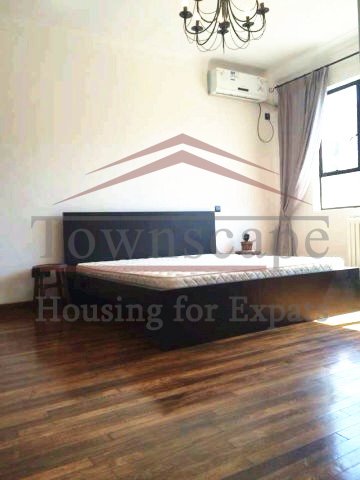 French concession apartment for rent shanghai Old apartment with wall heating for rent near Huashan road