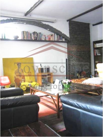 Apartment in Jingan temple area with terrace rent Old apartment with terrace in center of Jingan Temple area