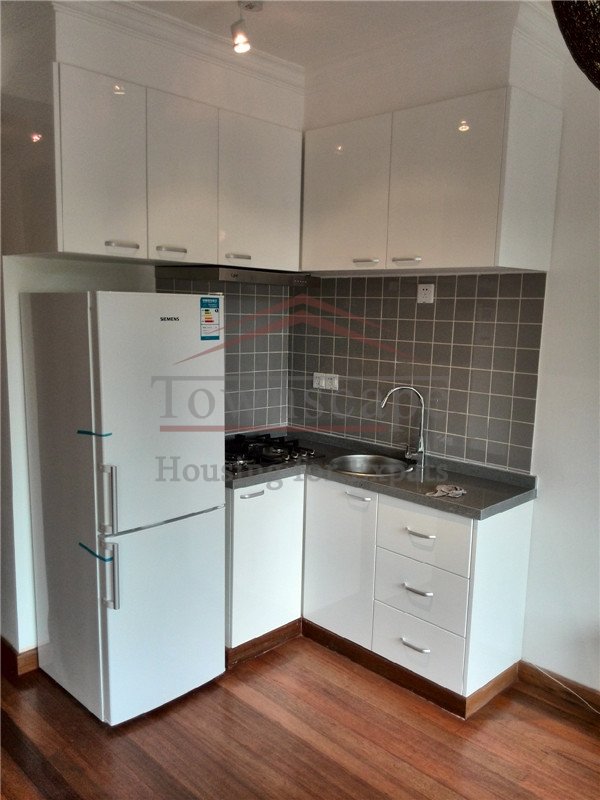 rent aaprtment with fooden floor in shanghai Renovated and partially furnished lane house with wall heating