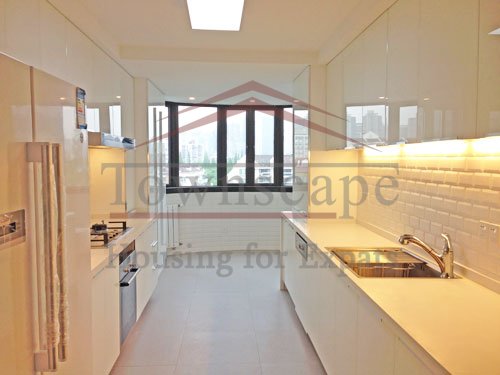 unfurnished apartment for rent in shanghai Unfurnished apartment with floor heating for rent in the center of Shanghai