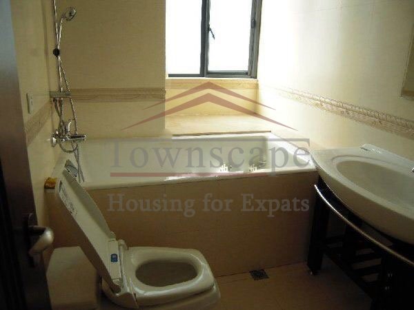 renovated new flats for rent in shanghai Nicely furnished and renovated apartment for rent in Carnival court