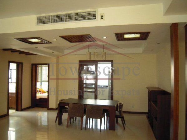 apartmenta with balcony for rent in shanghai Nicely furnished and renovated apartment for rent in Carnival court