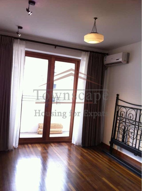 jiaotong university apartments with wall heating Wall heated old renovated apartment for rent in center of Shanghai