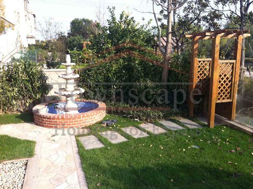 bright villa with garden for rent in pudong Unfurnished villa with big garden and floor heating for rent in Pudong