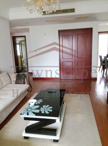 dynasty garden rent shanghai 3 BR high floor bright and renovated Dynasty Garden apartment for rent