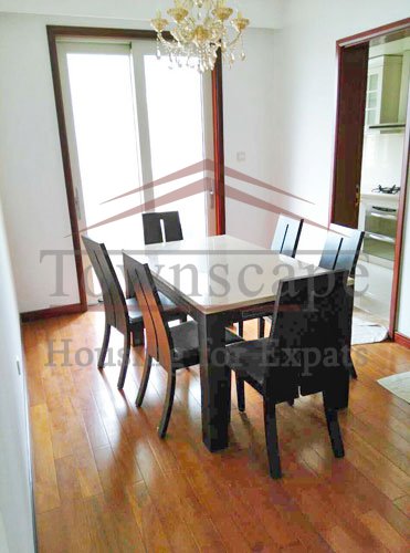 rent near xintiandi 3 BR high floor bright and renovated Dynasty Garden apartment for rent