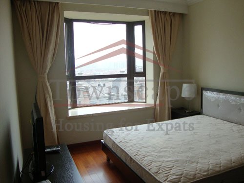 shanghai renovated flat for rent 4 BR High floor apartment for rent in Oasis Riviera