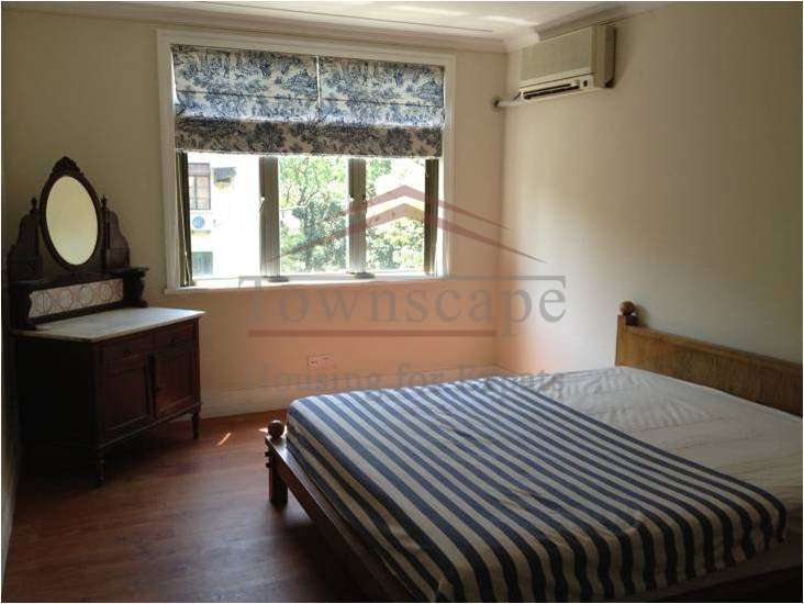 new flats for rent in xuhui Bright and renovated old apartment for rent in the center of Shanghai