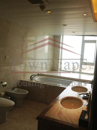 rent apartment in with huangpu view Luxurious high floor 3 BR Skyline Masion apartment for rent