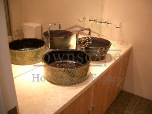 high floor renting in shanghai Fully furnished high floor apartment for rent near Peoples Square