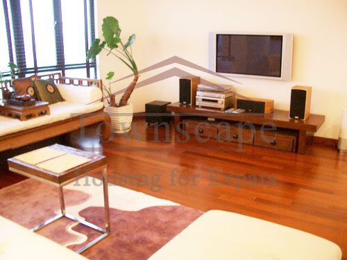 laoximen rentals shanghai Fully furnished high floor apartment for rent near Peoples Square