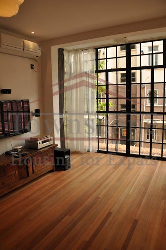 light apartment shanghai Renovated apartment with floor heating and balcony