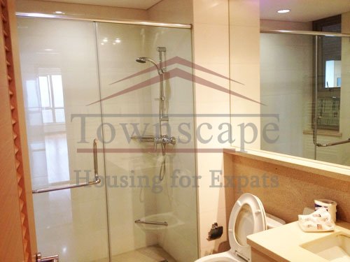 high floor flat for rent in shangahi 4 BR Unfurnished apartment with terrace and located on high floor in Yanlord Town
