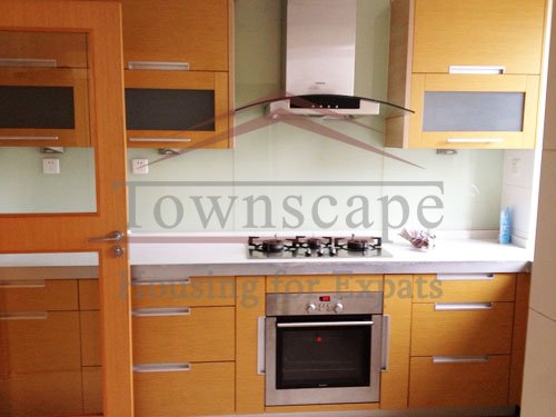 unfurnished apartment for rent in pudong 4 BR Unfurnished apartment with terrace and located on high floor in Yanlord Town