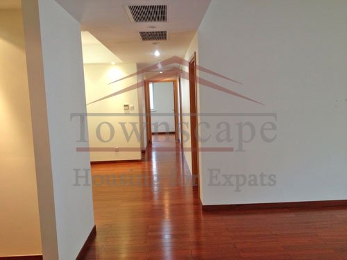 unfurnished apartment for rent in shangahi 4 BR Unfurnished apartment with terrace and located on high floor in Yanlord Town