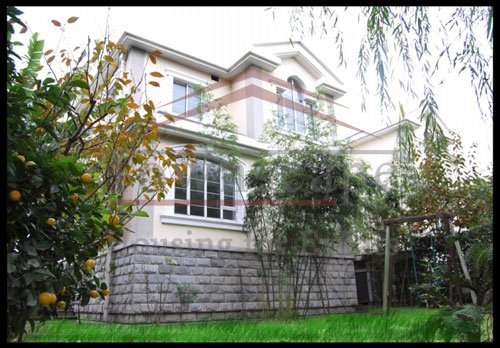 house for rent in minhang 5 BR villa with nice garden for rent in Qingpu