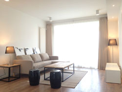 Bright and renovated apartment with wall heating for rent nea