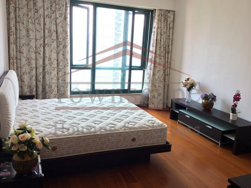 expats apartment rental shanghai Apartment with big balcony for rent in Yanlord Riverside