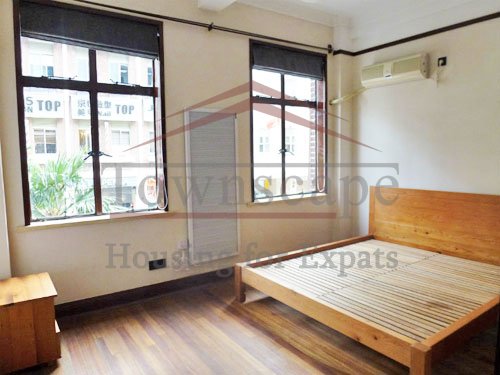 old apartment for rent in shanghai Renovate wall heated apartment for rent near Xintiandi
