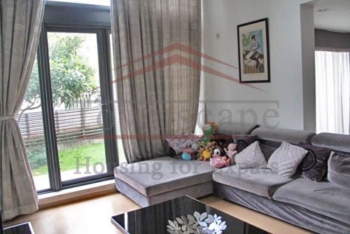 spacious and bright house rentals in shanghai Villa with basement for rent in Westwood Green