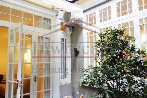shanghai rentals with garden Renovated and bright old lane house with terrace near Huaihai road