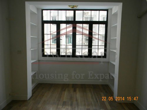 zhaojiabang rent apartment Wall heated renovated apartment with balcony in the middle of Shanghai