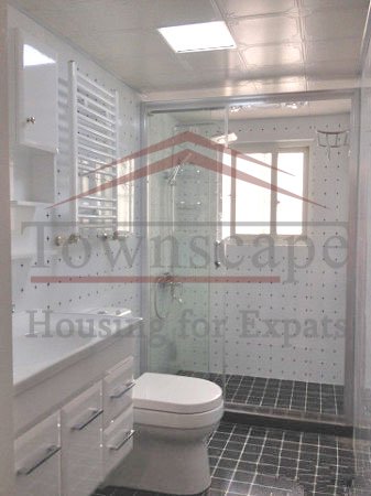 shanghai rent nicelly remodeled Wall heated apartment with garden near Middle Huaihai road