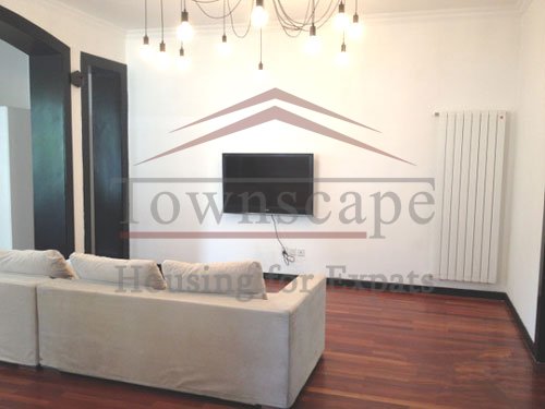 sunny flat for rent in french concession Wall heated apartment with garden near Middle Huaihai road