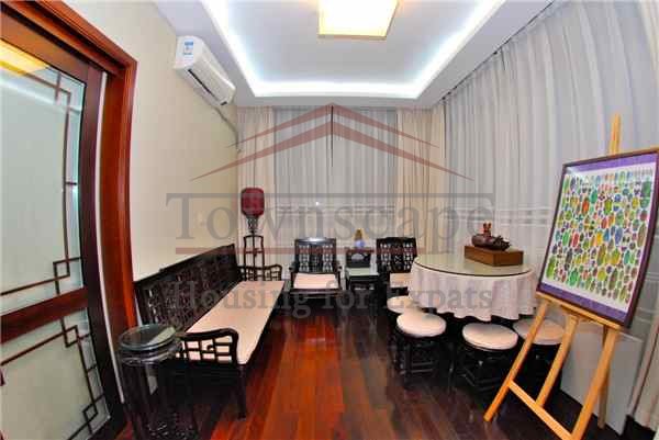 furnished apartment shanghai Spacious furnished apartment with polished wooden floorboards