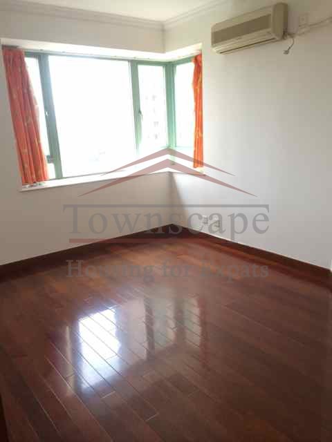 expat family shanghai Bright unfurnished apartment in expat community - Central Residence