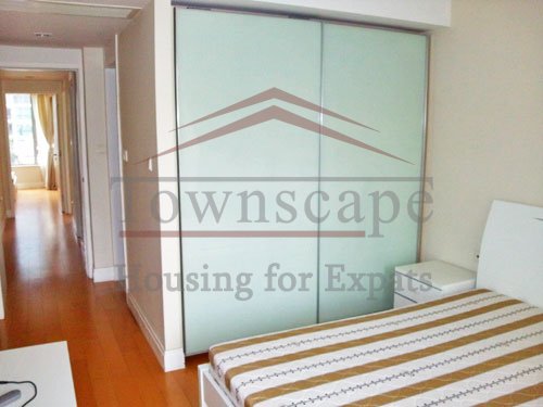 rent flats in xujiahui Nice and bright apartment for rent in Xujiahui