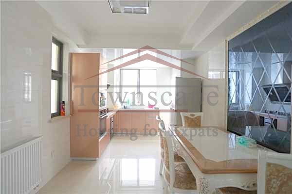 expat complex shanghai Spacious apartment for rent in excellent expat complex