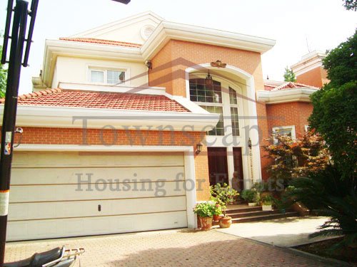 house with terrace in shanghai Floor heated villa with huge garden for rent in Forest Manor