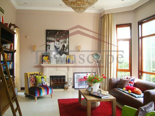 bright villa rent in shanghai Floor heated villa with huge garden for rent in Forest Manor