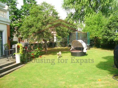 forest manor ror rent shanghai Floor heated villa with huge garden for rent in Forest Manor