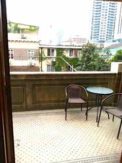 central apartment shanghai Cosy apartment with balcony in People