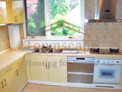 Hongqiao rentals flats Nicely furnished apartment in Sassoon Park near Hongqiao Airport