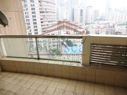 shanghai apartments with balciny rentals Bright apartment for rent in Jingan Temple area