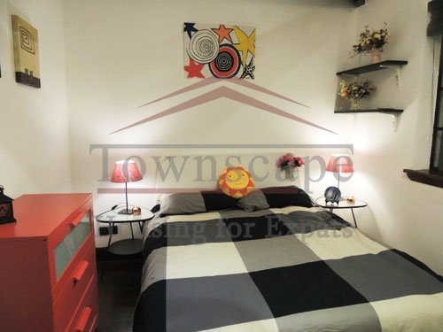 middle huaihai road rent 2 level old renovated apartment for rent on Fuxing road