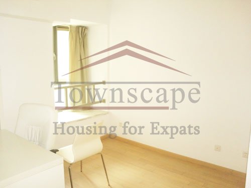 renting in shanghai Bright apartment for rent in Eight Park Avenue