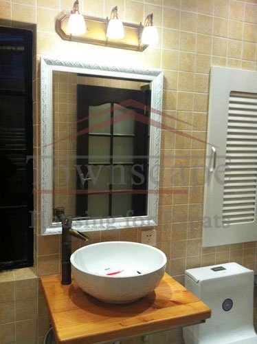 rent apartment in shanghai Old apartment with wall heating for rent on Changshu road