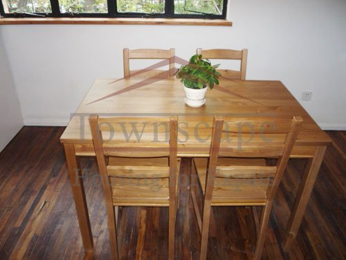 apartment for rent in shanghai Old apartment with wall heating for rent on Changshu road