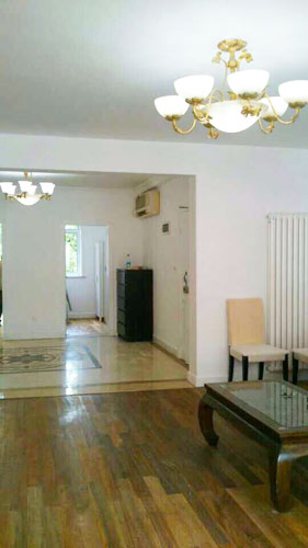 renovated flat for rent in shanghai Old apartment with wall heating for rent near Middle HuaiHai road