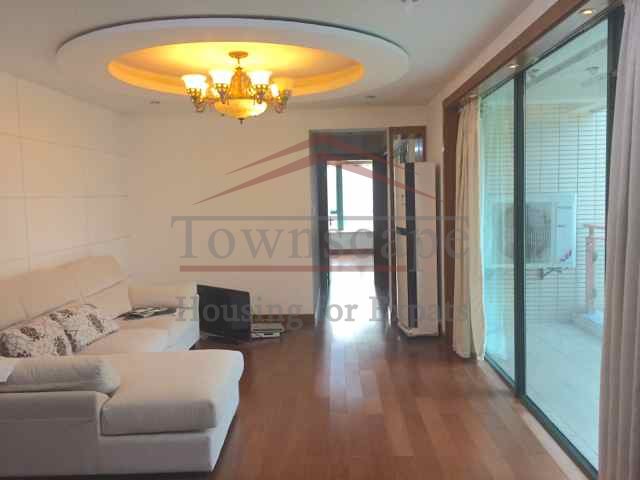 expat housing shanghai Cosy executive apartment for rent in Oriental Manhattan