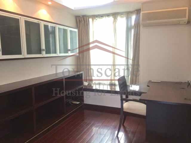 high floor apartment shanghai Classy apartment in popular expat compound in Xujiahui