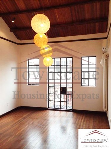 lane house with wooden floor for rent 4 BR unfurnished old lane house with wall heating for rent in forner French Concession